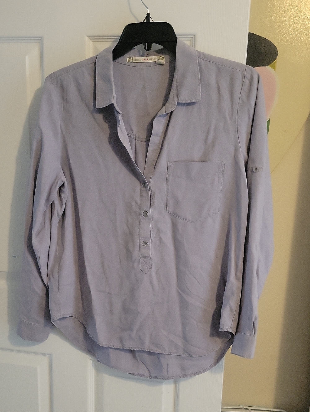 Chelsea & Violet SzLg Soft Grey Button-Front long sleeve collared Top